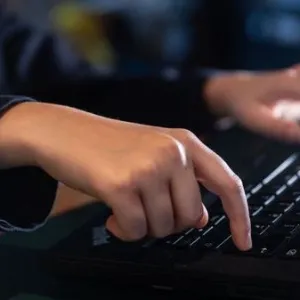 États-Unis : des écoles expérimentent l'IA à la place du professeur pour gagner en efficacité | franceinfo