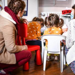 Les orphelins, victimes invisibles des féminicides