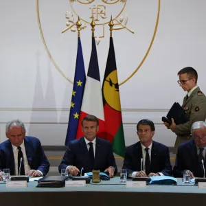 Création d'un Etat de Nouvelle-Calédonie, nationalité, corps électoral... Ce que contient l'accord "historique" signé avec les forces politiques du territoire ultramarin