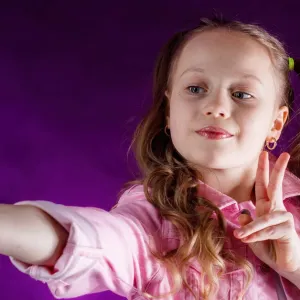 Santé mentale : TikTok va bannir les « filtres beauté » pour les ados