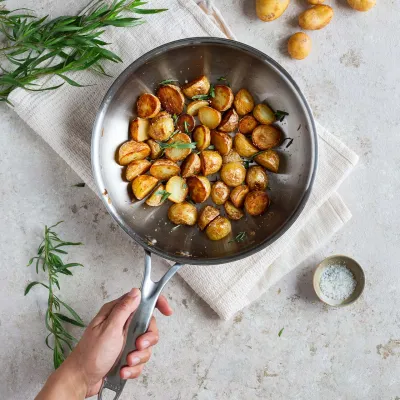 Pommes de terre sautées à l’inox : réussir une cuisson croustillante
