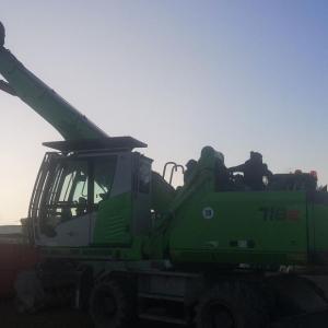 Autoroute A69 : perchés en hauteur, attachés aux machines, des militants écologistes continuent d'empêcher l'abattage des arbres