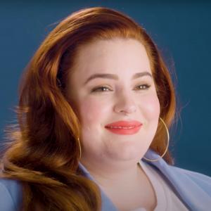 Les médias adorent montrer des personnes grosses en train de manger :  Tess Holliday dénonce cette habitude grossophobe