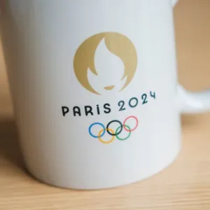 Paris 2024 : le logo échoue au saut en auteur
