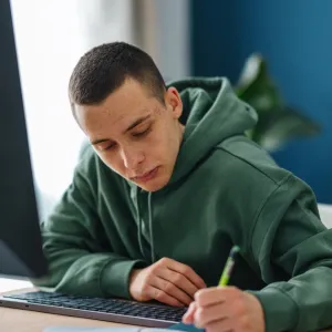 De Duolingo à la réalité virtuelle : les défis cachés de l’éducation linguistique numérique