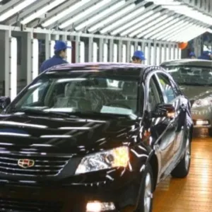 Les Vingt-Sept donnent leur feu vert pour taxer les voitures électriques chinoises