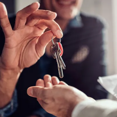Comment les propriétaires proposent des fausses résidences secondaires pour gonfler les loyers
