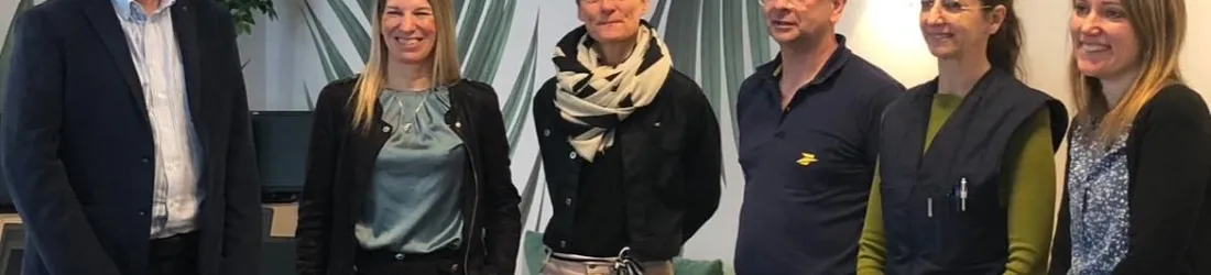 53 ordinateurs offerts à une association par La Poste Grand Est