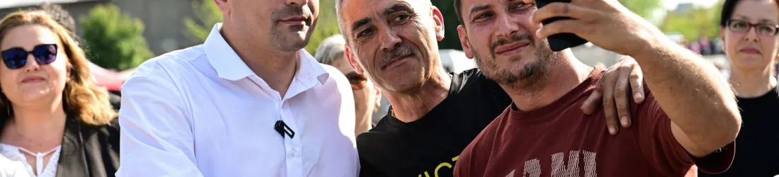 "Ça ne change pas" : en Roumanie, à la veille du nouveau scrutin présidentiel, l'extrême-droite toujours en tête grâce aux réseaux sociaux