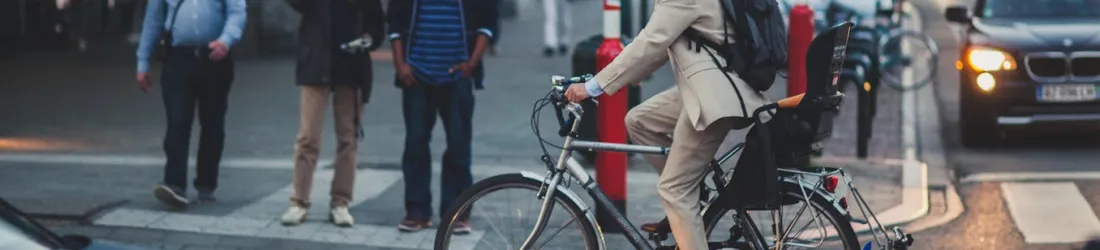 Vélo ou voiture électrique ? Comment nos choix de mobilité impacteront la santé publique