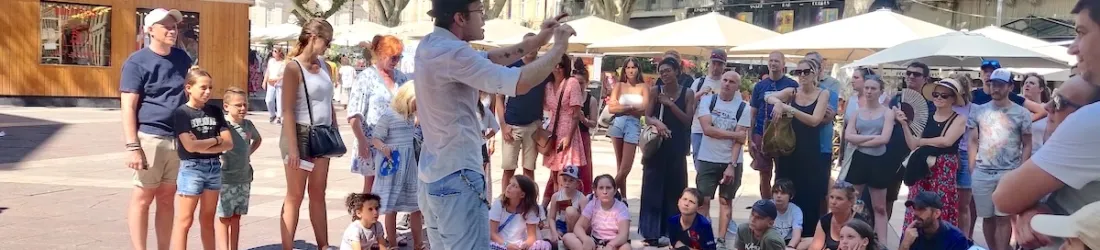 «Avignon est sous tension» : au Festival de théâtre, techniciens et artistes tentent de s’adapter aux fortes chaleurs