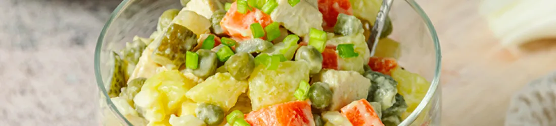 Sałatka jarzynowa / salade de légumes polonaise (végétarien, vegan)