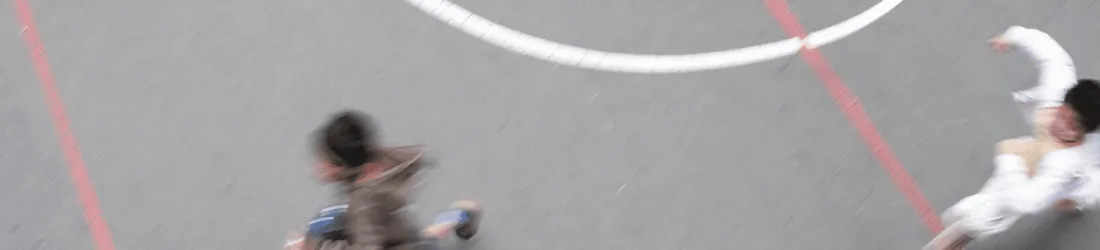 Surveillance dans la cour de récréation